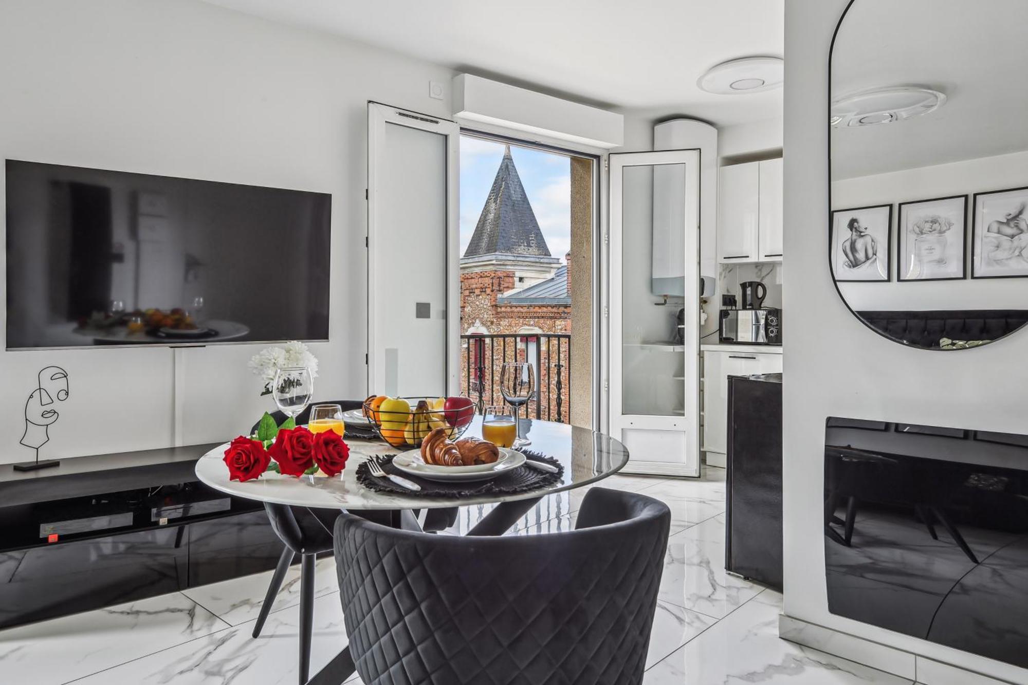 Studio Avec Jacuzzi & Vue Sur Le Parc Soubiran Dammarie-les-Lys Luaran gambar