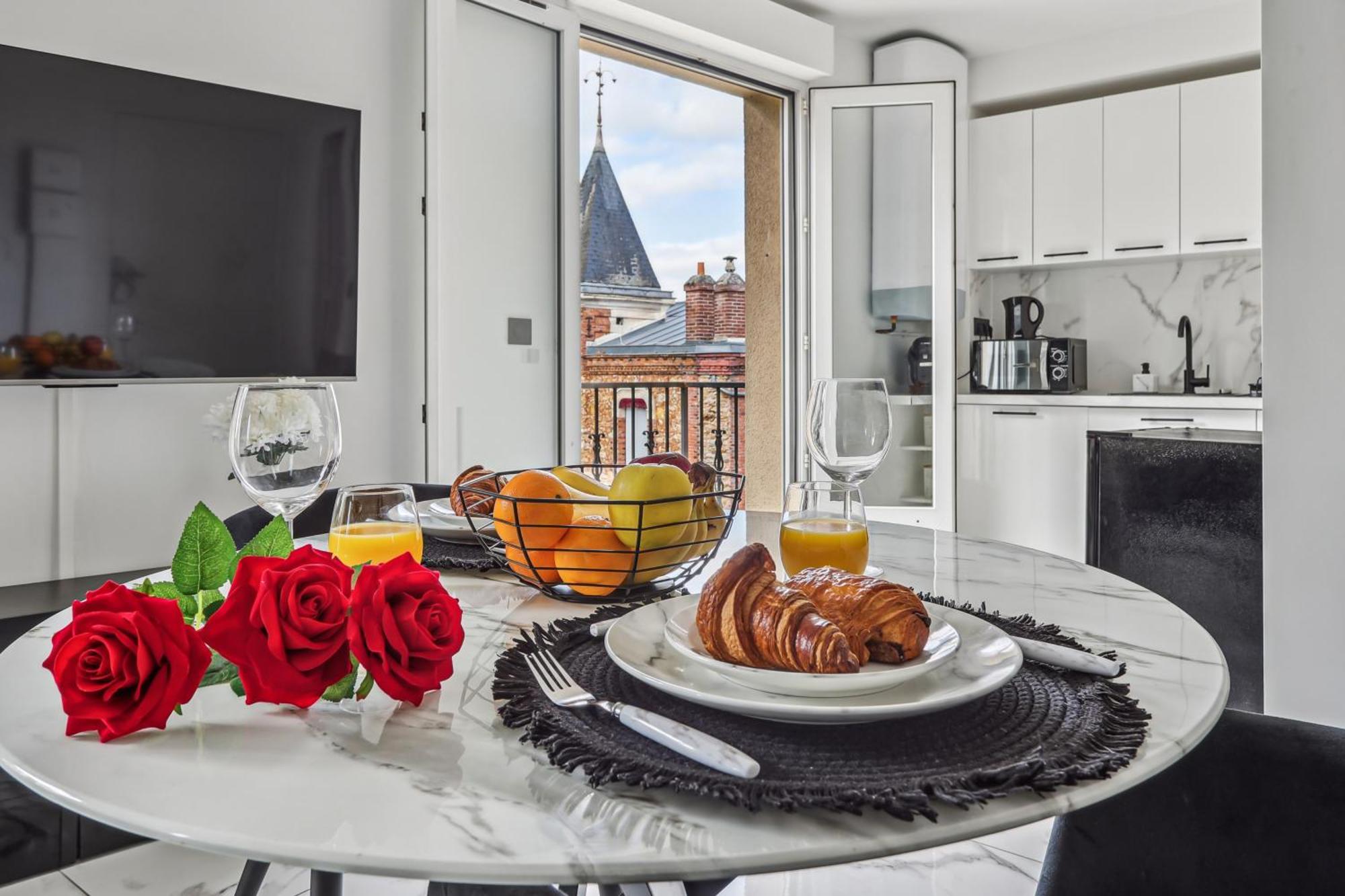Studio Avec Jacuzzi & Vue Sur Le Parc Soubiran Dammarie-les-Lys Luaran gambar