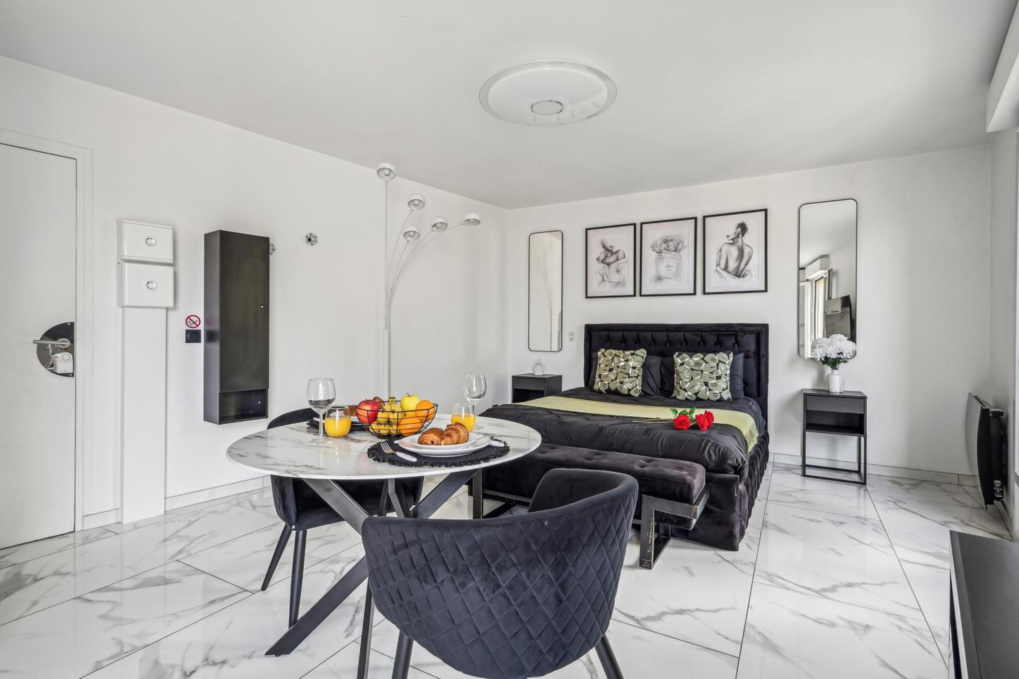 Studio Avec Jacuzzi & Vue Sur Le Parc Soubiran Dammarie-les-Lys Luaran gambar
